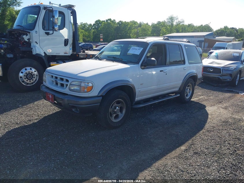 2000 Ford Explorer Xlt