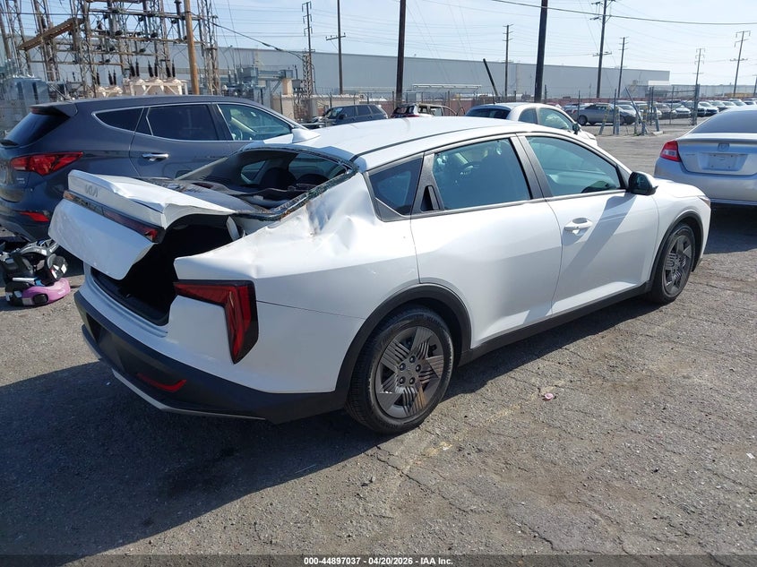 Vin: 3kpft4de8se137289, lot: 45394401, kia k4 lx 20254