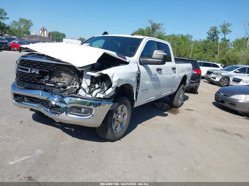 Vin: 3c6ur5dl4pg632859, lot: 45394530, ram 2500 big horn  4x4 6'4 box 20232
