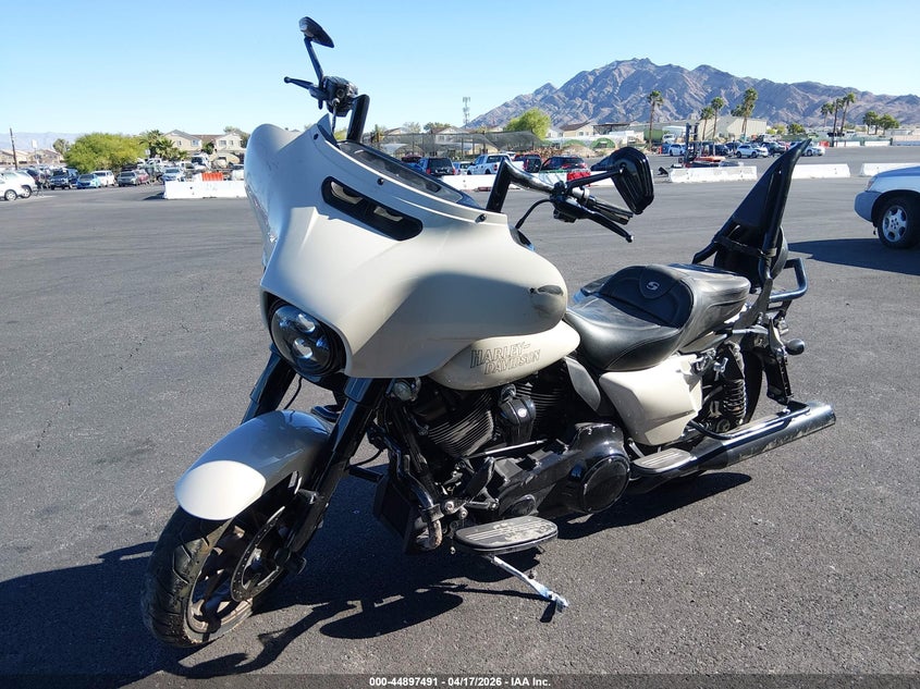 HARLEY-DAVIDSON FLHXST 2023