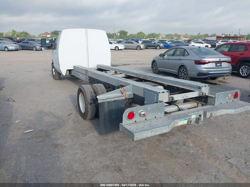 2011 Ford E-450 Cutaway