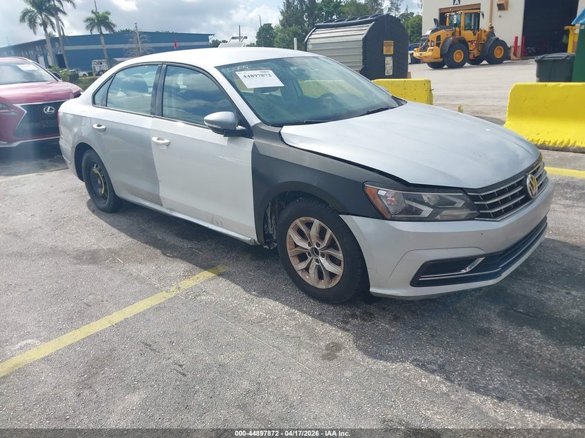2018 Volkswagen Passat 2.0T R-Line/2.0T S