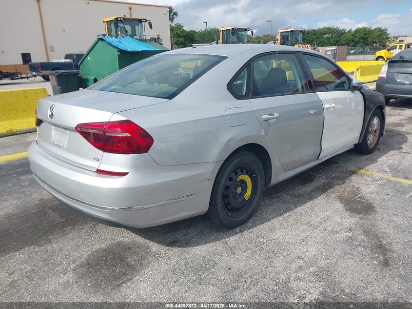 2018 Volkswagen Passat 2.0T R-Line/2.0T S