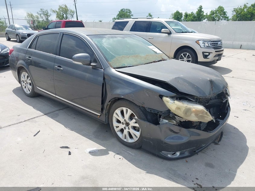 2011 TOYOTA AVALON