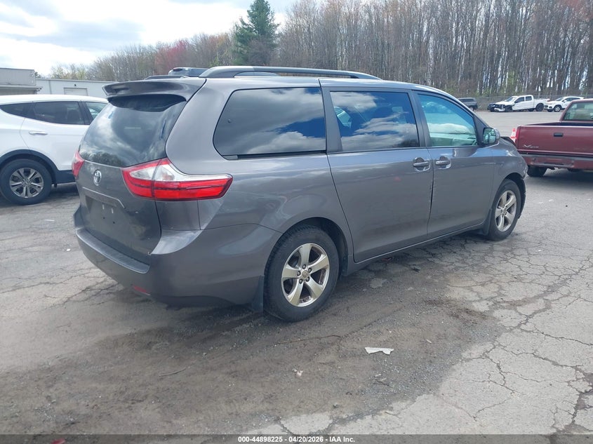 2017 Toyota Sienna Le 8 Passenger