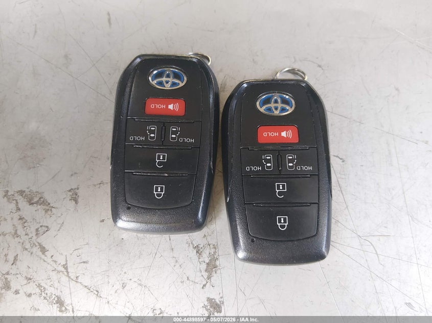 TOYOTA SIENNA - zdjęcie 11