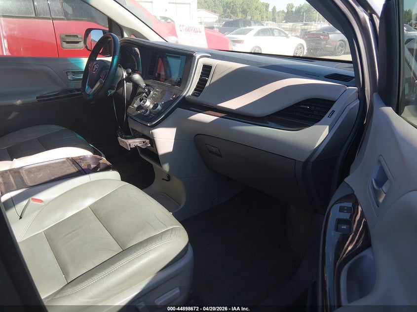 2015 Toyota Sienna Xle 8 Passenger