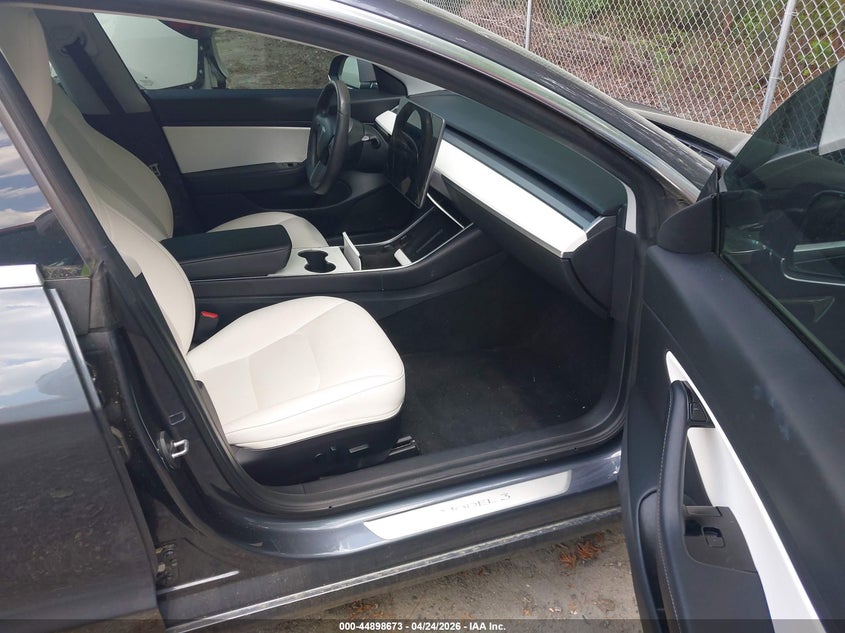 2020 Tesla Model 3 Standard Range Plus Rear-Wheel Drive/Standard Range Rear-Wheel Drive