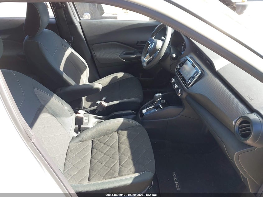 2020 Nissan Kicks S Xtronic Cvt