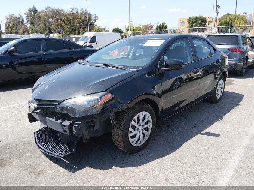 2018 Toyota Corolla Le 5YFBURHE0JP776959 photo 1