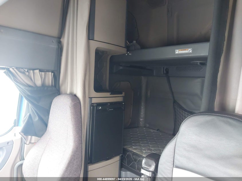 2017 OTHER FREIGHTLINER CASCADIA 125 TRUCK N/A