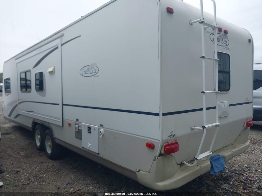 2004 TRAIL LITE R-VISION 8304S auction photo 3