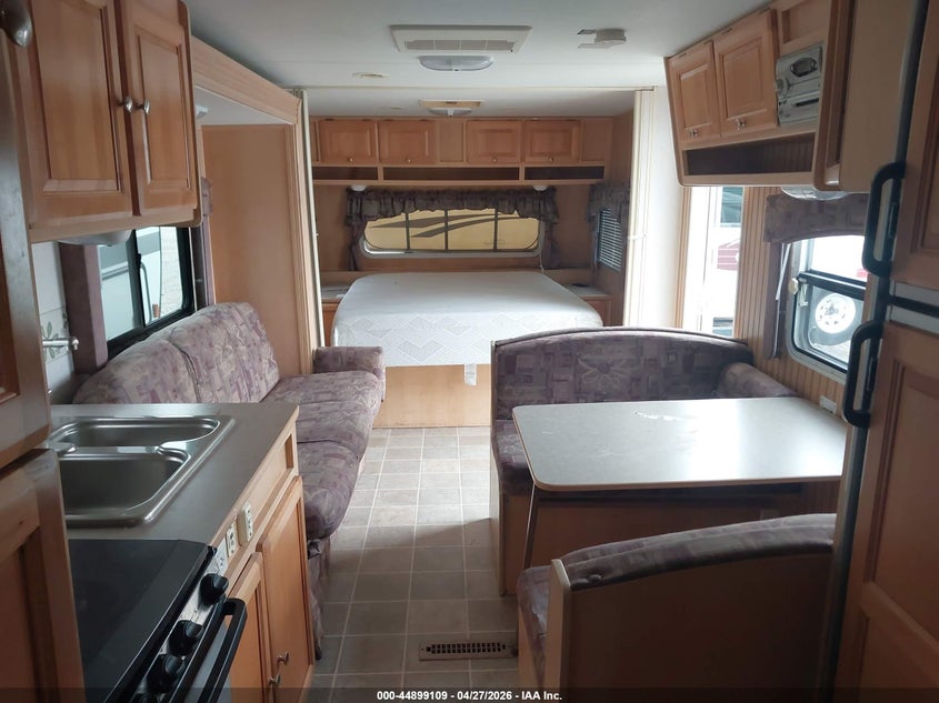 2004 TRAIL LITE R-VISION 8304S auction photo 5