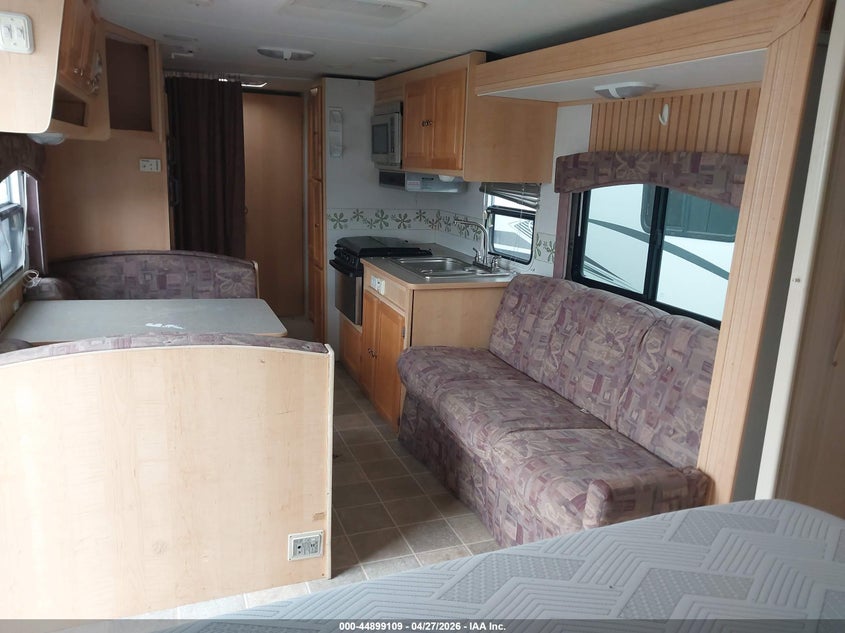 2004 TRAIL LITE R-VISION 8304S auction photo 8