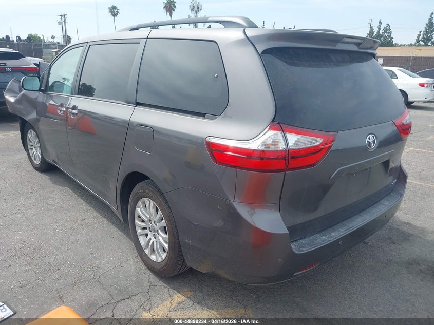 2017 Toyota Sienna Xle 8 Passenger