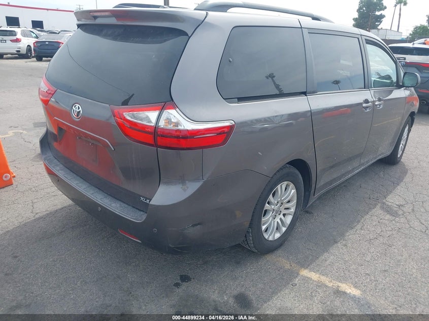 2017 Toyota Sienna Xle 8 Passenger