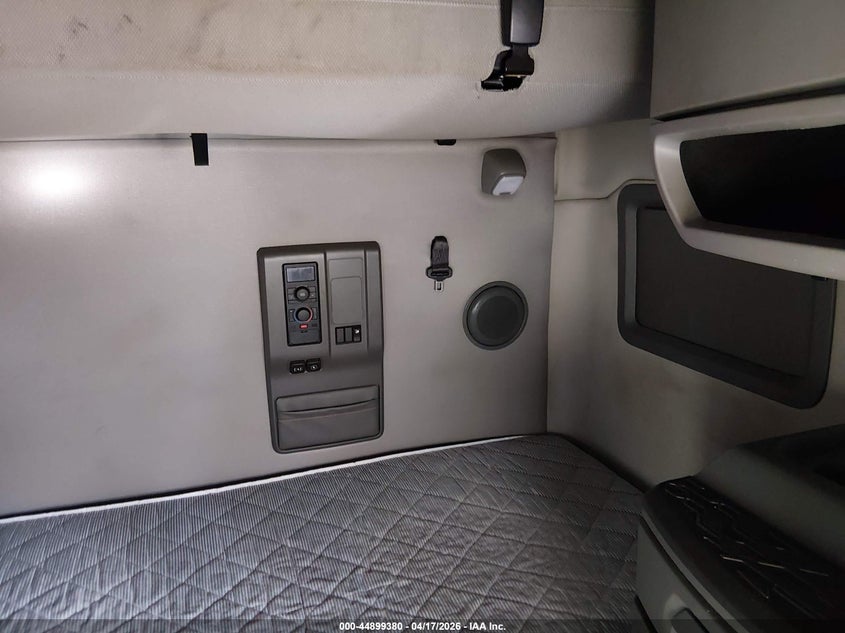 2020 Volvo Vnl VIN: 4V4NC9EH2LN251100 Lot: 44899380