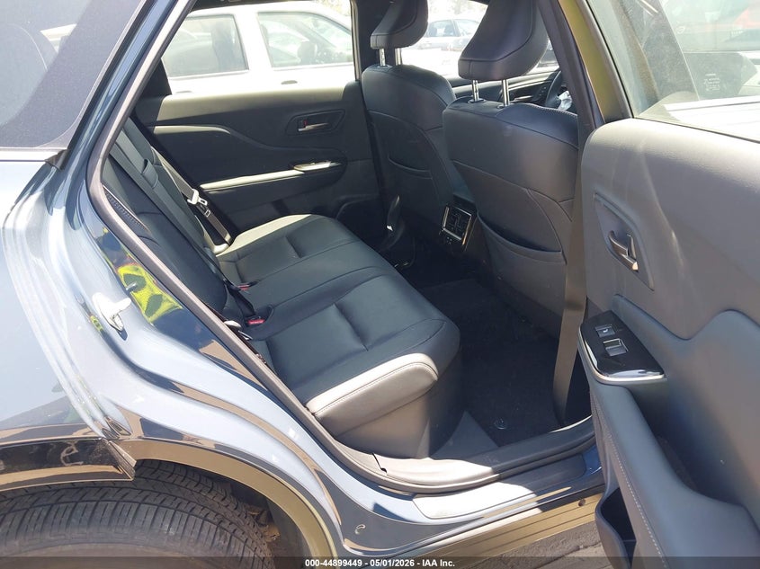 2025 TOYOTA CROWN SIGNIA auction photo 8