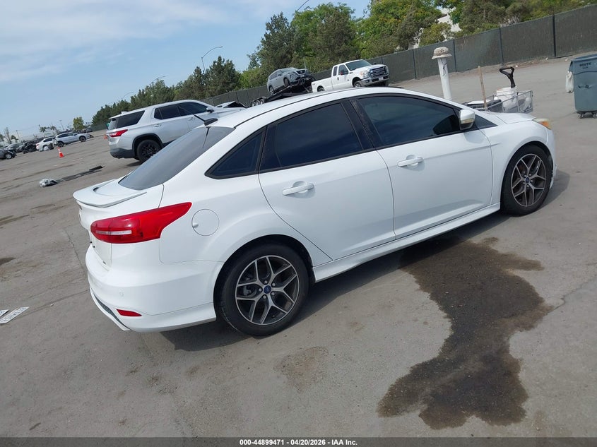Vin: 1fadp3f22fl334535, lot: 45396835, ford focus se 20154