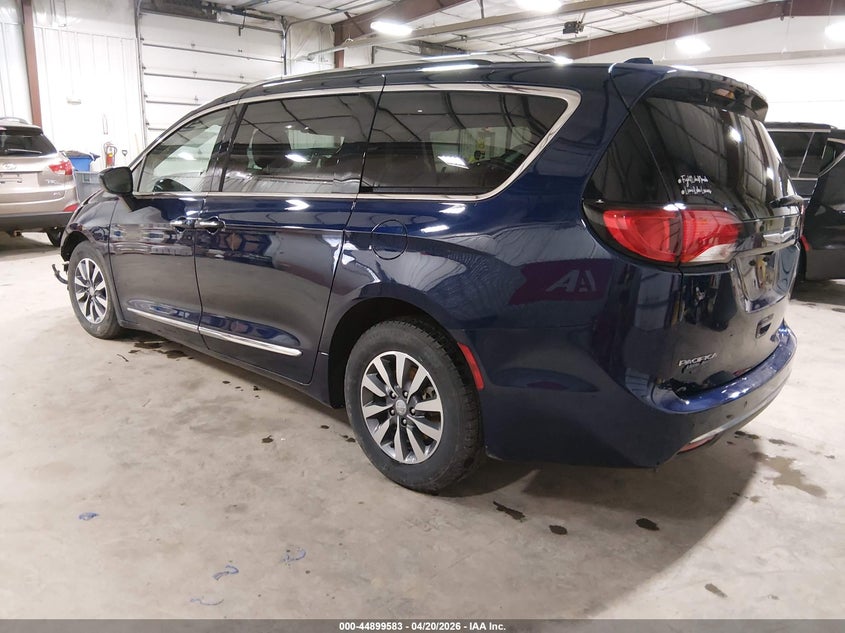 Vin: 2c4rc1eg8lr236044, lot: 45396947, chrysler pacifica touring l plus 20203