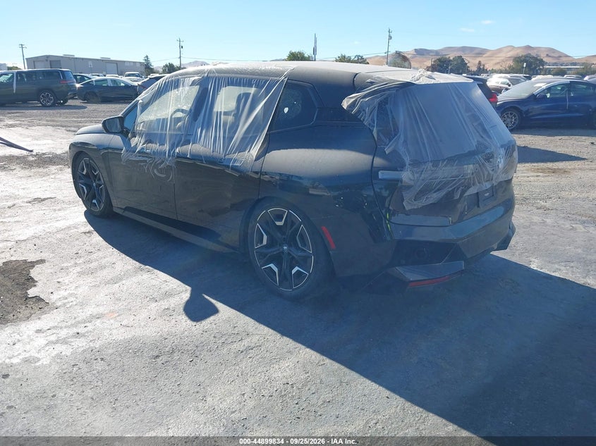 Vin: wb533cf08pcm67099, lot: 45397198, bmw ix m60 20233