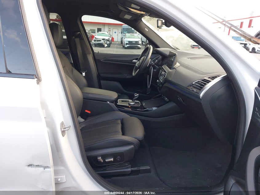 2024 BMW X3 auction photo 5