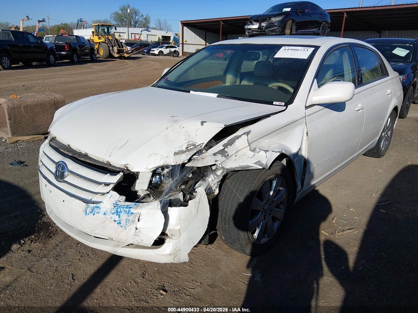 2005 Toyota Avalon Xls