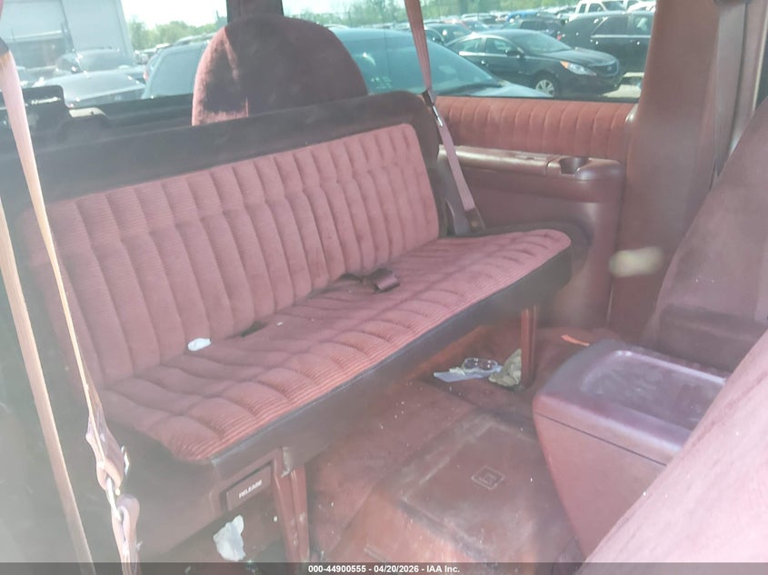 1994 GMC Yukon VIN: 1GKEK18K6RJ716232 Lot: 44900555