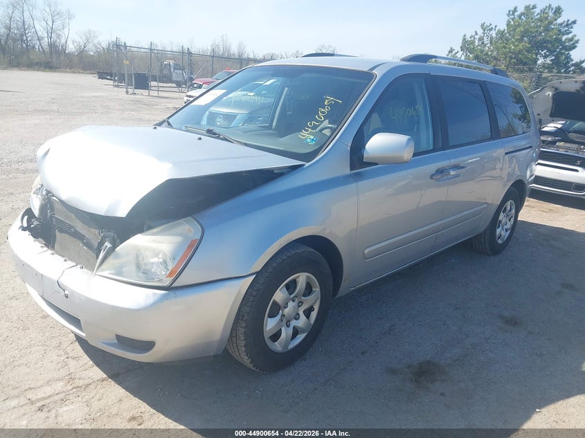 2010 Kia Sedona Lx