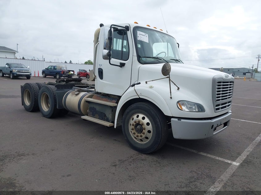 2017 FREIGHTLINER M2 112