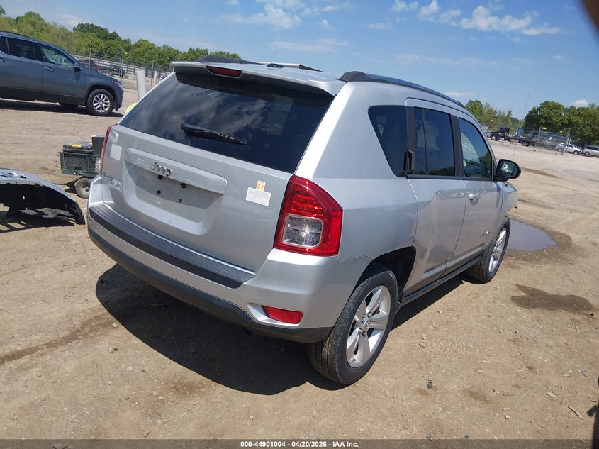 1C4NJDBB1CD570160 2012 Jeep Compass 2.4 Sport silver