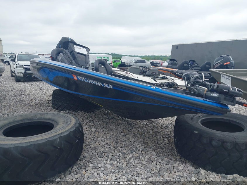 2023 TRACKER NITRO Z18 auction photo 1