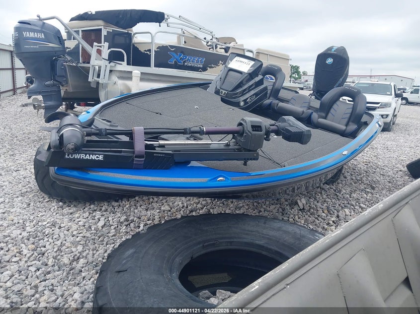 2023 TRACKER NITRO Z18 auction photo 2