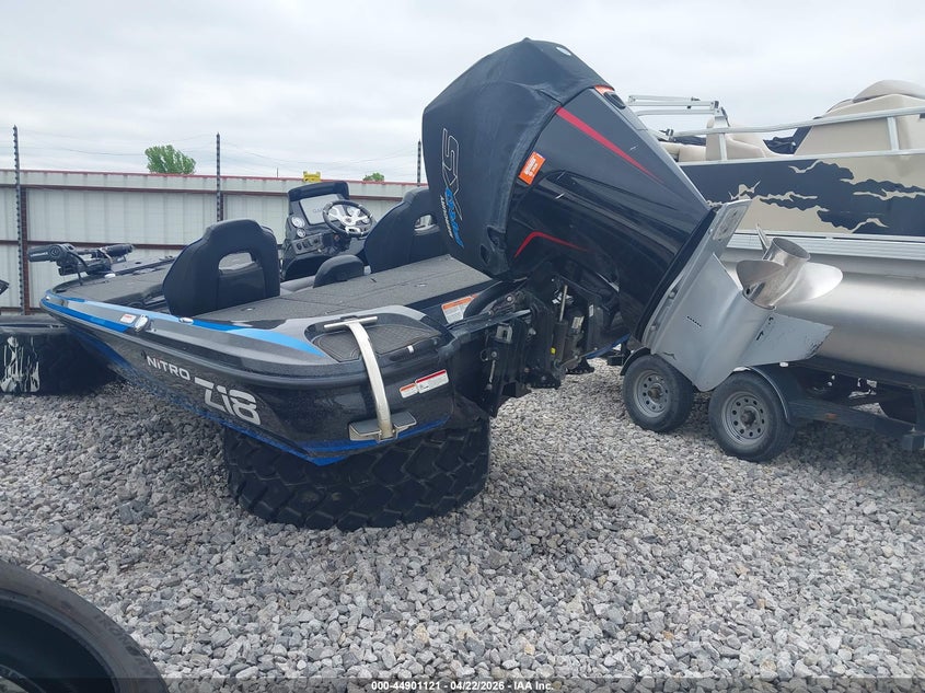 2023 TRACKER NITRO Z18 auction photo 3