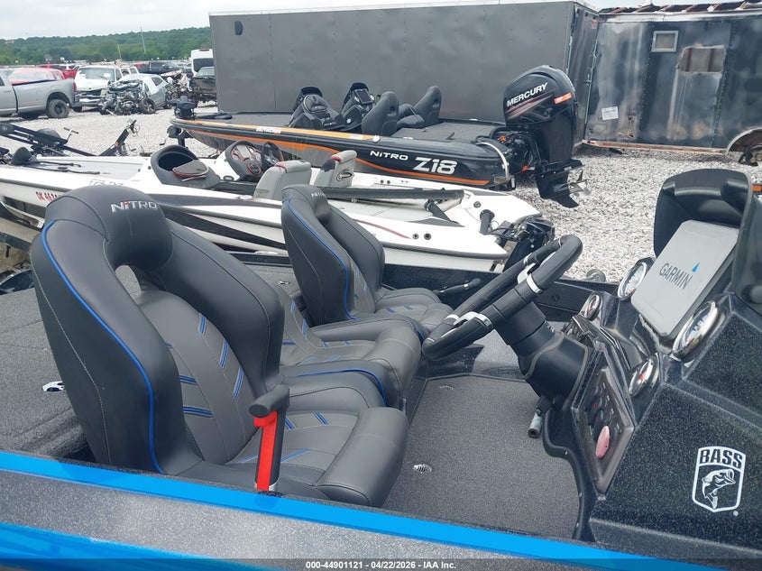 2023 TRACKER NITRO Z18 auction photo 5