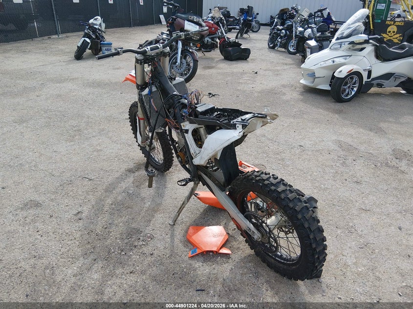 2024 KTM 350 350 CC(VIN: VBKXCP437RM202955