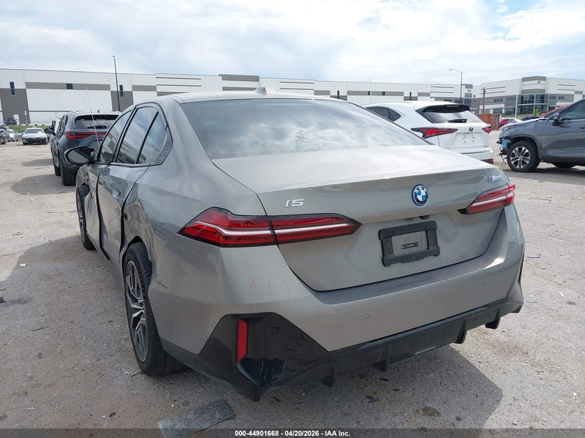 Vin: wby43fk01rcr61872, lot: 45399032, bmw i5 m60 20243