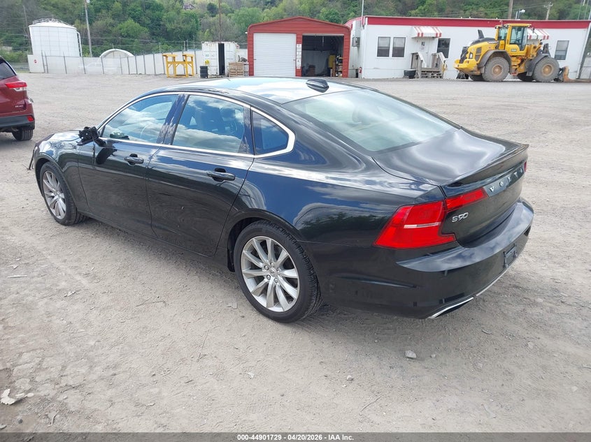 2017 Volvo S90 T6 Momentum