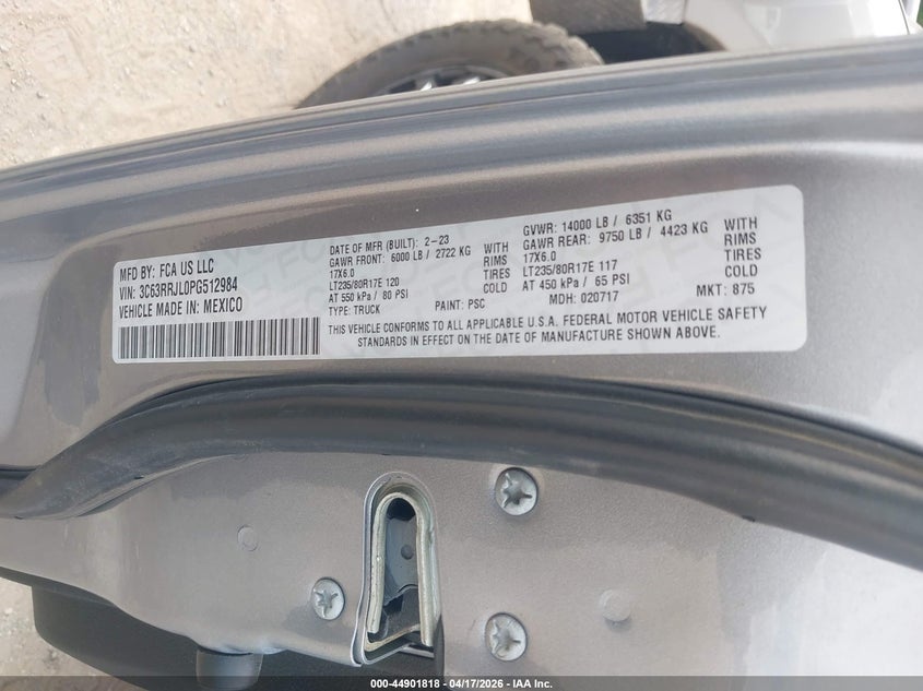 3C63RRJL0PG512984 2023 Ram 3500 Ram Laramie 4X4 8' Box silver