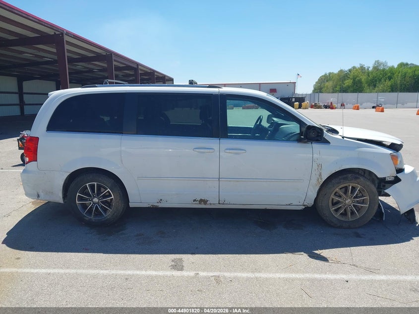 2017 DODGE GRAND CARAVAN SXT · Фото 13