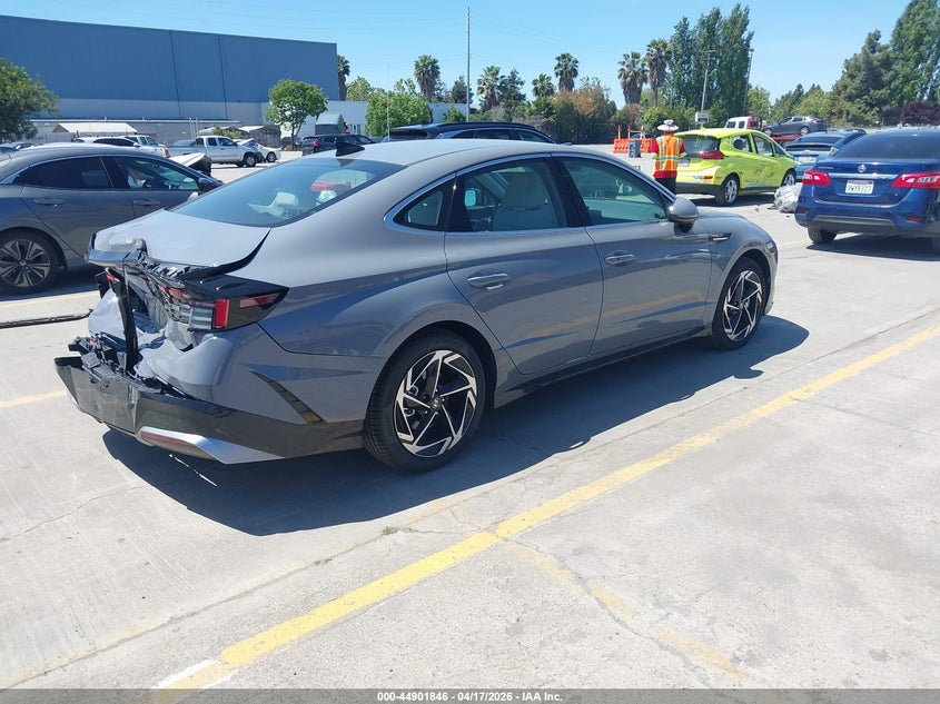 2026 HYUNDAI SONATA auction photo 4