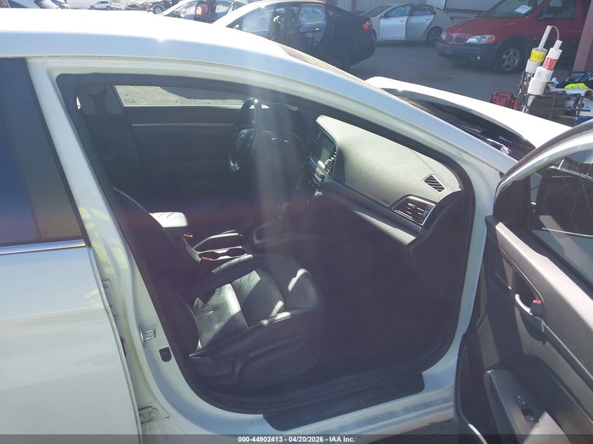 2018 HYUNDAI ELANTRA auction photo 5