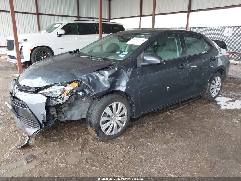 2T1BURHE5JC069310 2018 Toyota Corolla Le photo 1
