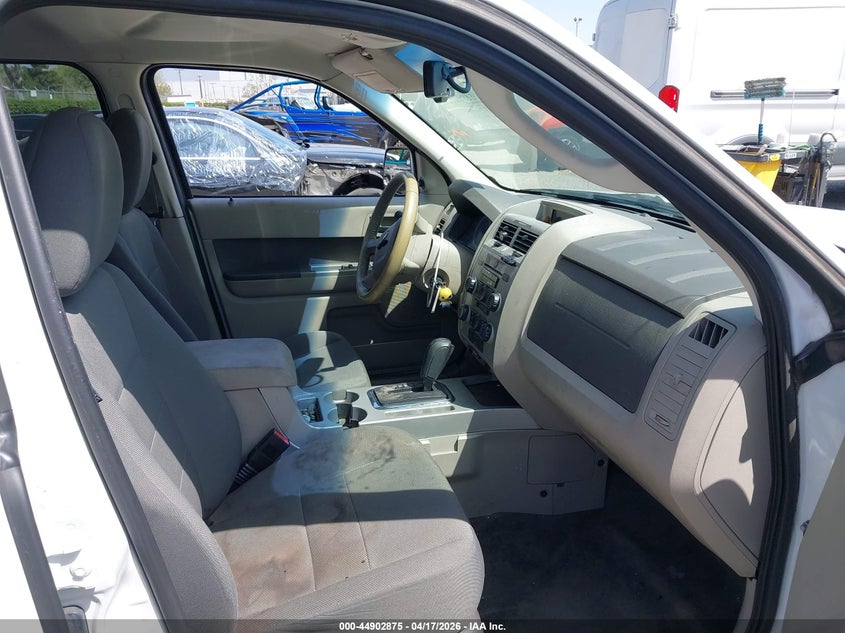 2009 Ford Escape 2.5 Xlt white Lot 111044902875 Vin 1FMCU03789KB04128