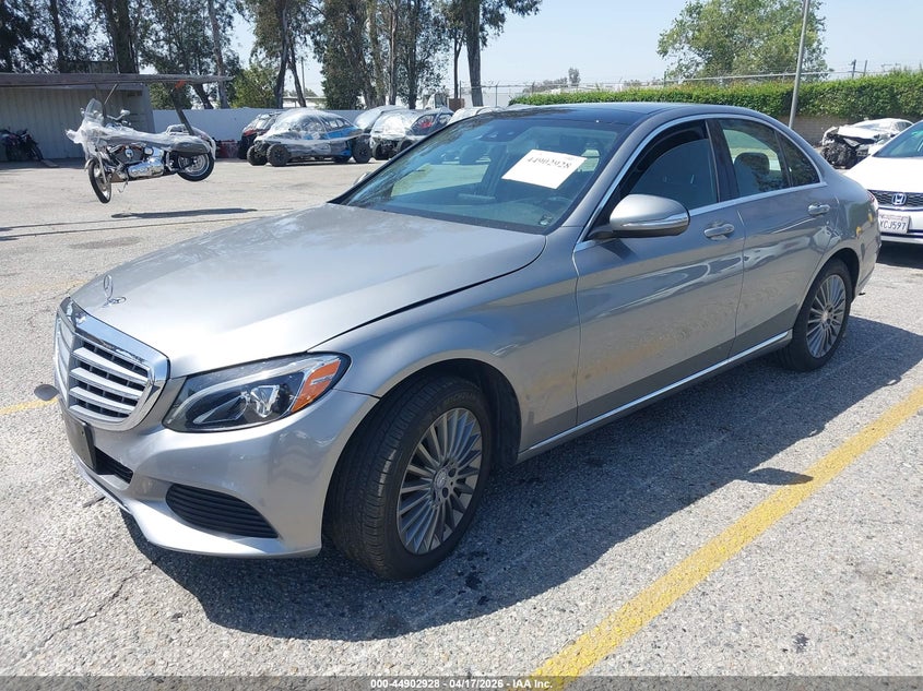 2015 Mercedes-Benz C 300 Luxury 4matic 55SWF4KB1FU000189 photo 1