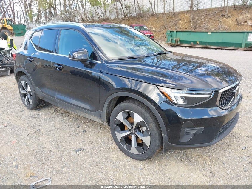2024 Volvo Xc40 B5 Plus Bright Theme