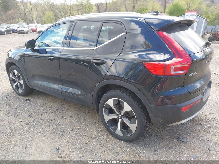 2024 Volvo Xc40 B5 Plus Bright Theme
