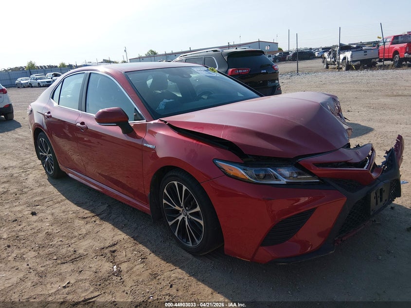 2019 Toyota Camry Hybrid Se