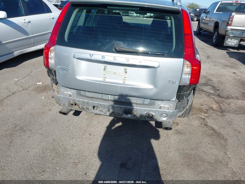 2011 Volvo V50 T5/T5 R-Design VIN: YV1672MW2B2636212 Lot: 44903095