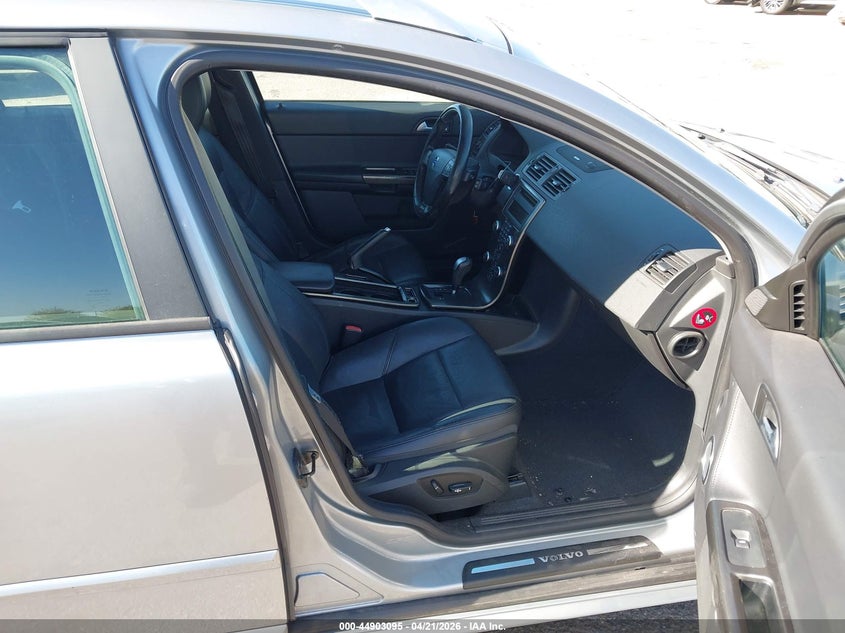 2011 Volvo V50 T5/T5 R-Design